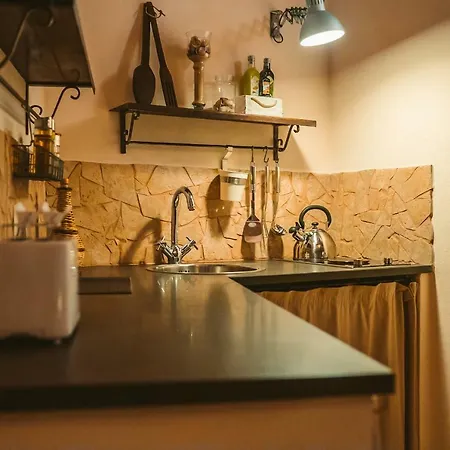 Hillary's Loft Apartment *