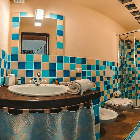 Hillary's Loft Apartment